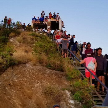 Diamond Head Hike to the Summit