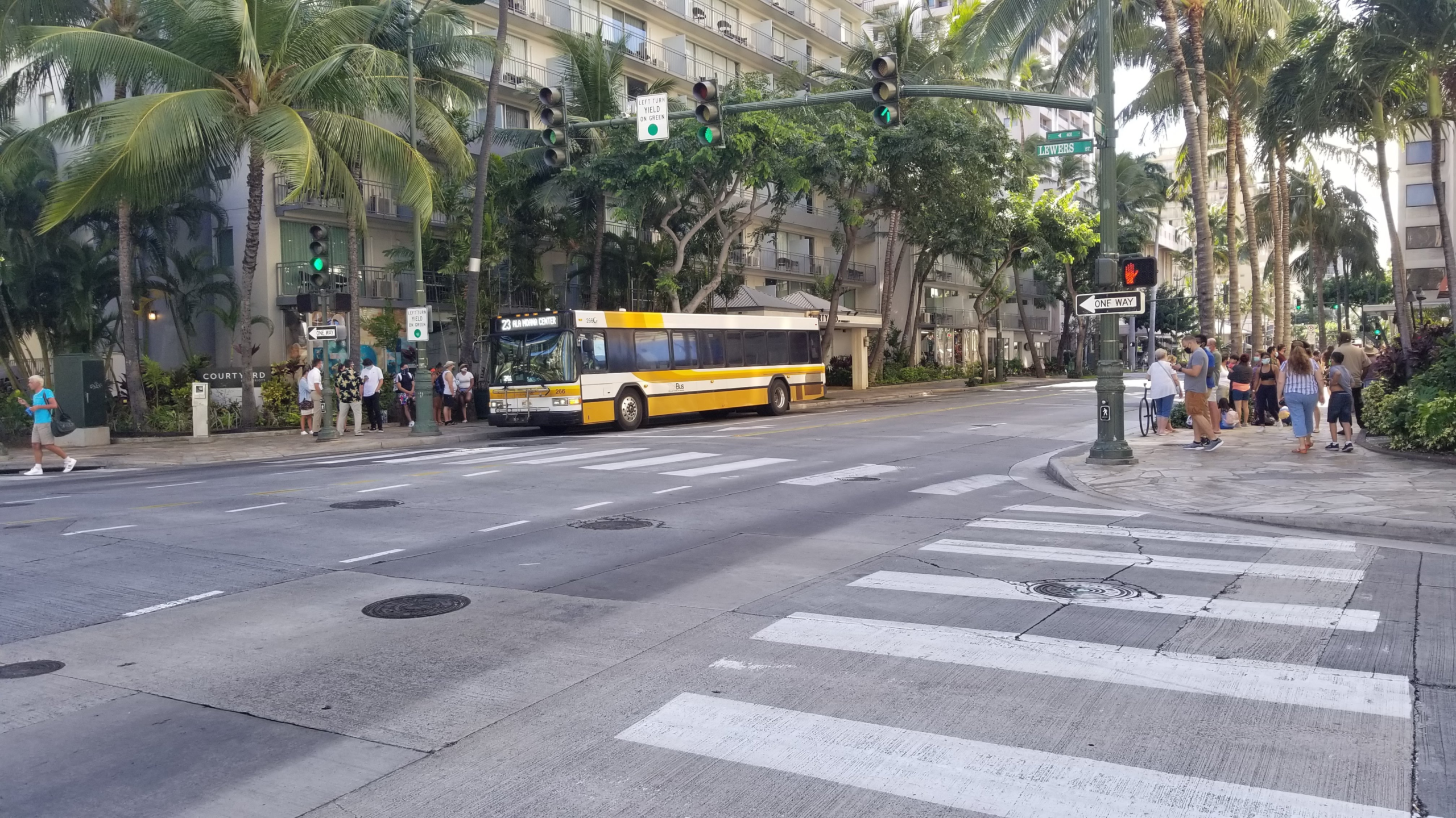 City bus in Waikiki - TheBus.org